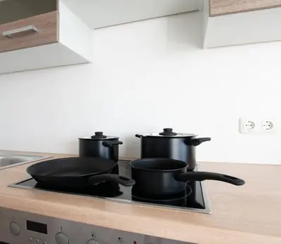 Küche/Küchenzeile in der Unterkunft T&K Apartments near Messe Fair Trade Düsseldorf und Airport 1A