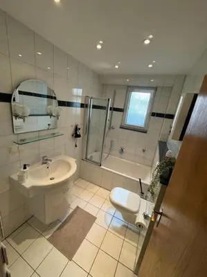 Ein Badezimmer in der Unterkunft Zentral in Essen! 5 Gehminuten vom Bahnhof ! WH3