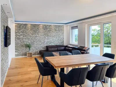 Ein Sitzbereich in der Unterkunft T&K Apartments - Mettmann - Schöne 5 Zimmer Maisonette - 20min Messe Fair DUS