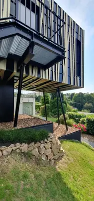 Ein Garten an der Unterkunft 1Step2AllStars Baumhaus