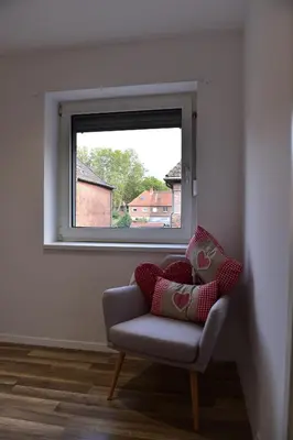 Ein Sitzbereich in der Unterkunft Ganzes Monteurhaus mit 4 Schlafzimmern für bis zu 8 Gäste