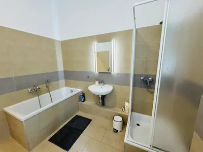 Ein Badezimmer in der Unterkunft Neu und modern - 2 Schlafzimmer - Arbeitsplatz - Nespresso