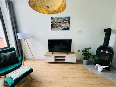 TV/Unterhaltungsangebot in der Unterkunft Neu und modern - 2 Schlafzimmer - Arbeitsplatz - Nespresso