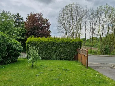 Ein Garten an der Unterkunft Ferienhaus Schwerte Ergste im Ruhrtal