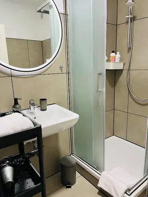 Ein Badezimmer in der Unterkunft Klassen Stay - Design Apartment - Balkon - Netflix - Nähe Messe