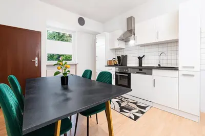 Küche/Küchenzeile in der Unterkunft Smart Home - Essen - Perfect for 5 Guests! Central - Balcony - Netflix - Free Parking Zone