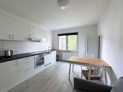 Küche/Küchenzeile in der Unterkunft City Apartment with WIFI, Kitchen and 4K TV