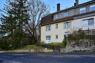 Das Gebäude in dem sich die Ferienwohnung befindet
