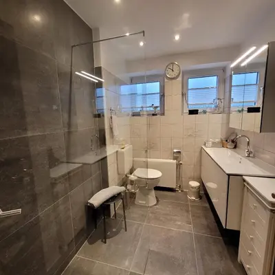 Ein Badezimmer in der Unterkunft Messe und Ferienapartment, 90 qm, 2 Schlafzimmer, 1-4 Gäste