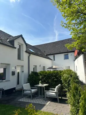 Das Gebäude in dem sich die Ferienwohnung befindet