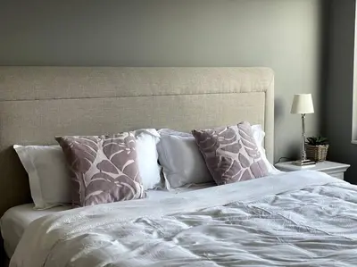 Ein Bett oder Betten in einem Zimmer der Unterkunft Airport-Messe Luxuswohnung, circa 10 Minuten entfernt 4