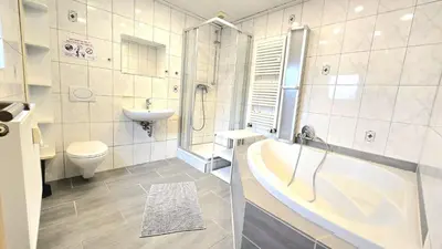 Ein Badezimmer in der Unterkunft -CS24- Six rooms apartment with terrace - KP01