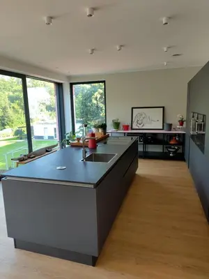 Küche/Küchenzeile in der Unterkunft Großzügige Ferienwohnung in innovativem Zero-Emissionen Haus