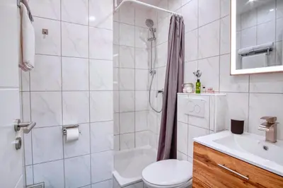 Ein Badezimmer in der Unterkunft NEU Life&Work in Mülheim mit Garten