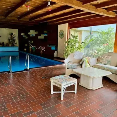Haus mit Pool im Herzen Bochums