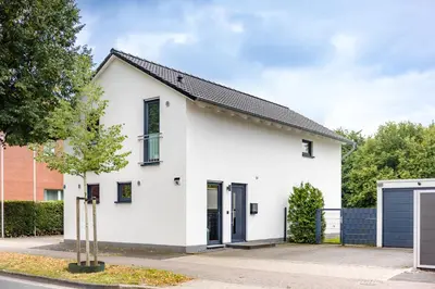 Das Gebäude in dem sich das Ferienhaus befindet