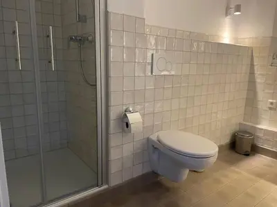 Ein Badezimmer in der Unterkunft Das purpur Haus für Dich alleine!