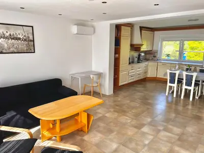 Küche/Küchenzeile in der Unterkunft Airhome16, Wohnung in Messenähe