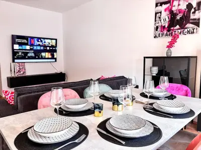 TV/Unterhaltungsangebot in der Unterkunft ThinkPink! Apartment im Herzen Dortmunds