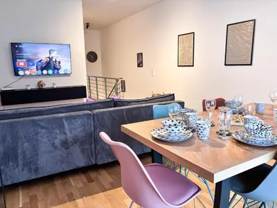 TV/Unterhaltungsangebot in der Unterkunft ThinkPink! Apartment im Herzen Dortmunds
