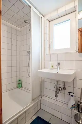 Ein Badezimmer in der Unterkunft Maisonette Wohnung Bolkerstraße in Düsseldorf