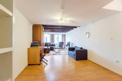 Ein Sitzbereich in der Unterkunft Maisonette Wohnung Bolkerstraße in Düsseldorf