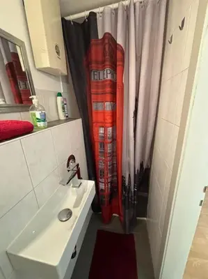 Ein Badezimmer in der Unterkunft Duesseldorf altstadt bolkerstr
