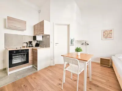 Grundriss der Unterkunft Tolstov Apartments - Studio Wohnungen - 15 Min zur Messe DUS