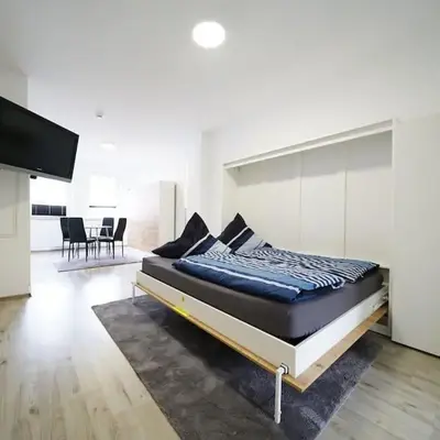Schöne helle 50qm Suite mit großer Küche