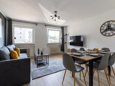 TV/Unterhaltungsangebot in der Unterkunft Zentrales Apartment Essen Kaffeevollautomat Parkplatz