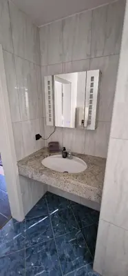Ein Badezimmer in der Unterkunft Ruhiges Haus mit Whirlpool für 5 Gäste nahe Messe Essen mit 3 Schlafzimmern