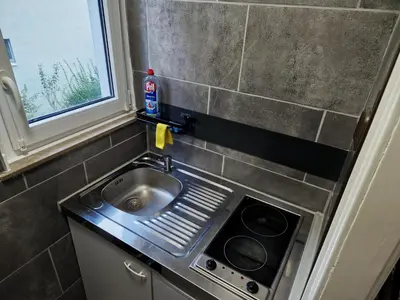 Küche/Küchenzeile in der Unterkunft Business Apartment am Bergmannsheil KH Wlan