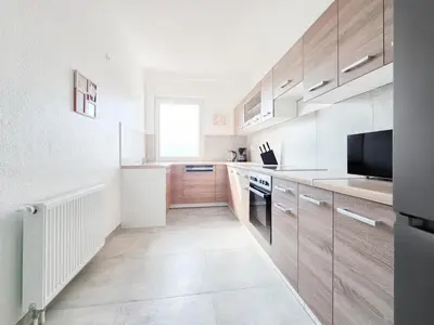 Küche/Küchenzeile in der Unterkunft Tolstov Apartments - 6 Zimmer Wohnungen - 15 Min zur Messe DUS