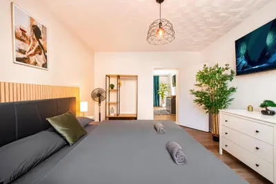 Ein Bett oder Betten in einem Zimmer der Unterkunft Smart Home - Bochum - Perfect for 6 Guests! Central - Netflix - Free Parking Zone