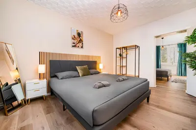 Ein Bett oder Betten in einem Zimmer der Unterkunft Smart Home - Bochum - Perfect for 6 Guests! Central - Netflix - Free Parking Zone