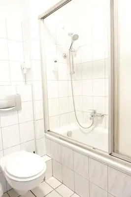 Ein Badezimmer in der Unterkunft easy&cosy-Hotel Moers-Mitte