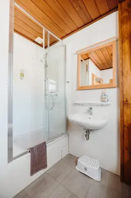 Ein Badezimmer in der Unterkunft Ferienwohnung Oberhausen Sterkrade Maisonette nahe CentrO