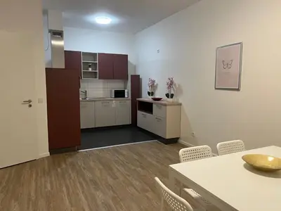 Küche/Küchenzeile in der Unterkunft T&K Apartments- 2 Room Apartment - Heart of Solingen - Private parking