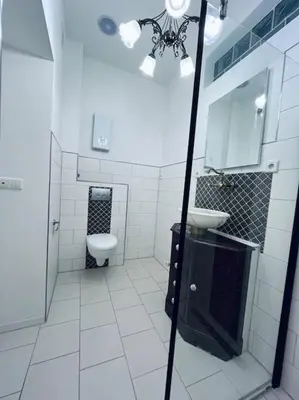 Ein Badezimmer in der Unterkunft Große 80qm Wohnung mit mehreren Zimmern