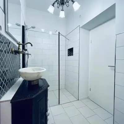 Große 80qm Wohnung mit mehreren Zimmern
