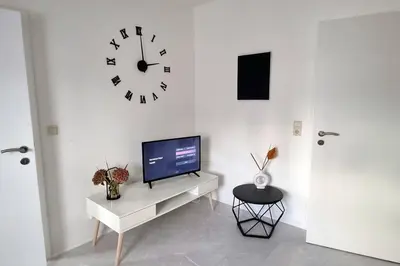 TV/Unterhaltungsangebot in der Unterkunft DG-Wohnung in direkter Nähe des SG HBF