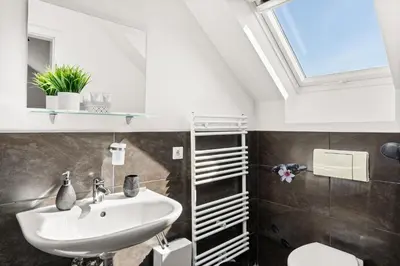 Ein Badezimmer in der Unterkunft MOLA Apartments-Charmante Ferienwohnung im Herdecke Zentrum für 3 Personen-große Dachterrasse-Grill-Gratis Parken-WLAN