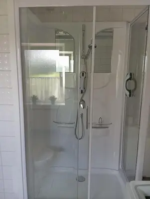 Ein Badezimmer in der Unterkunft Wohnung im Grünen in Messenähe