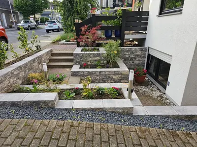 Ein Garten an der Unterkunft Ferienwohnung Löhr Essen Kettwig