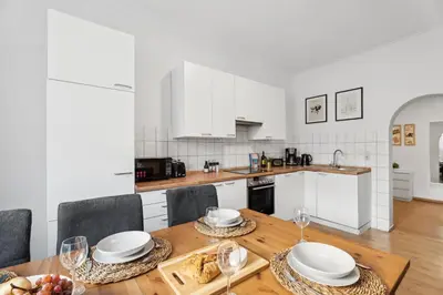 Küche/Küchenzeile in der Unterkunft Neue und helle 2 Zimmer Wohnung, nähe Veltins Arena, Home Office, kostenlose Parkplätze
