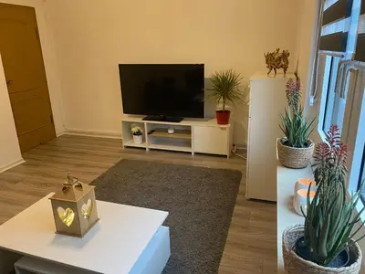 TV/Unterhaltungsangebot in der Unterkunft Schöne Ferienwohnung mit Terrasse, nur 2 Minuten zur Autobahn