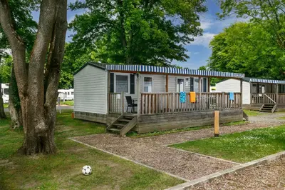 Ein Garten an der Unterkunft KNAUS Campingpark Essen