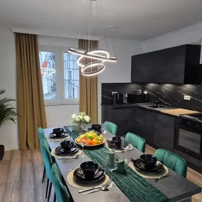 Luxsuite Still und Komfort 1 Balkon Grill TV-75 Zoll