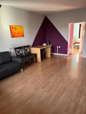 Ein Sitzbereich in der Unterkunft Amazing entire Apartment, U79&S1, Messe, Airport, Hbf, 6-Seen-Platte