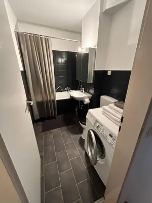 Ein Badezimmer in der Unterkunft Apartment möbiliert Top lage 10min DUS Airport, Messe und Fussball Stadion